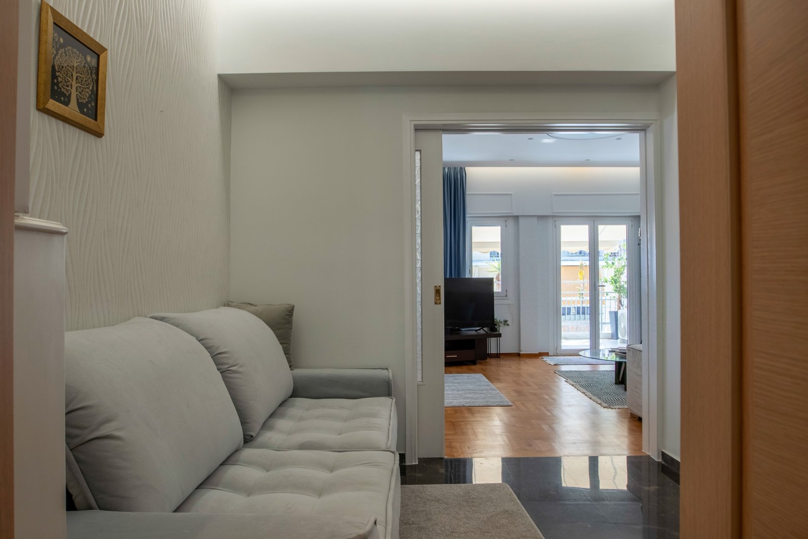 LIVING ROOM – ENTRANCE